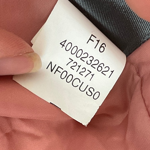 The North Face Women's Resolve Rain Jacket - Picture 7 of 8